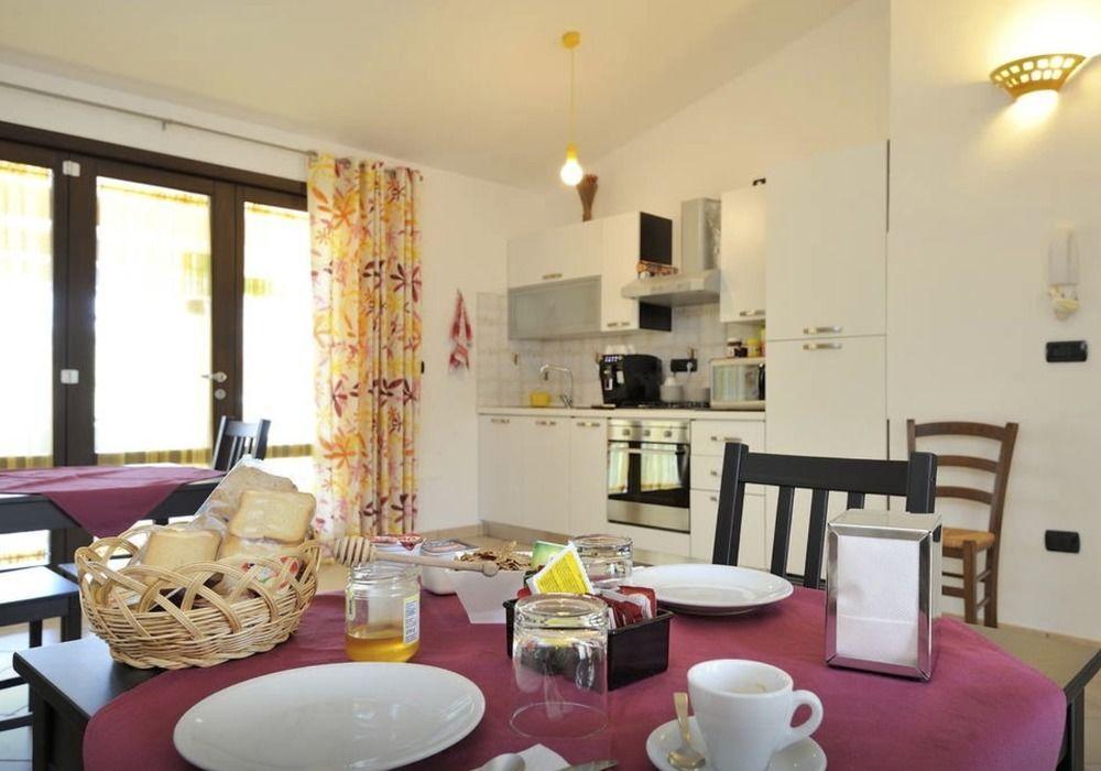 La Tortorella Room & Apartment Tortoli Bagian luar foto