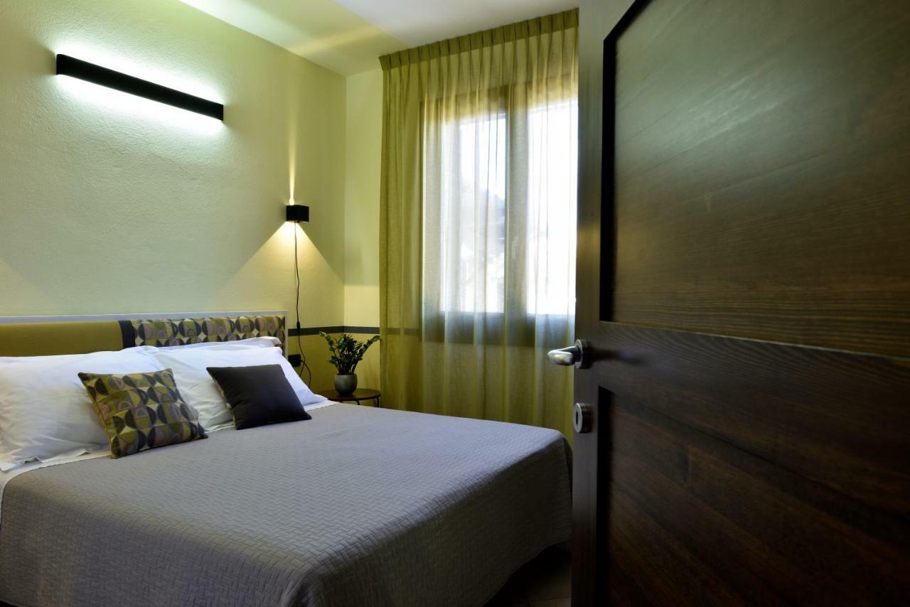 La Tortorella Room & Apartment Tortoli Bagian luar foto